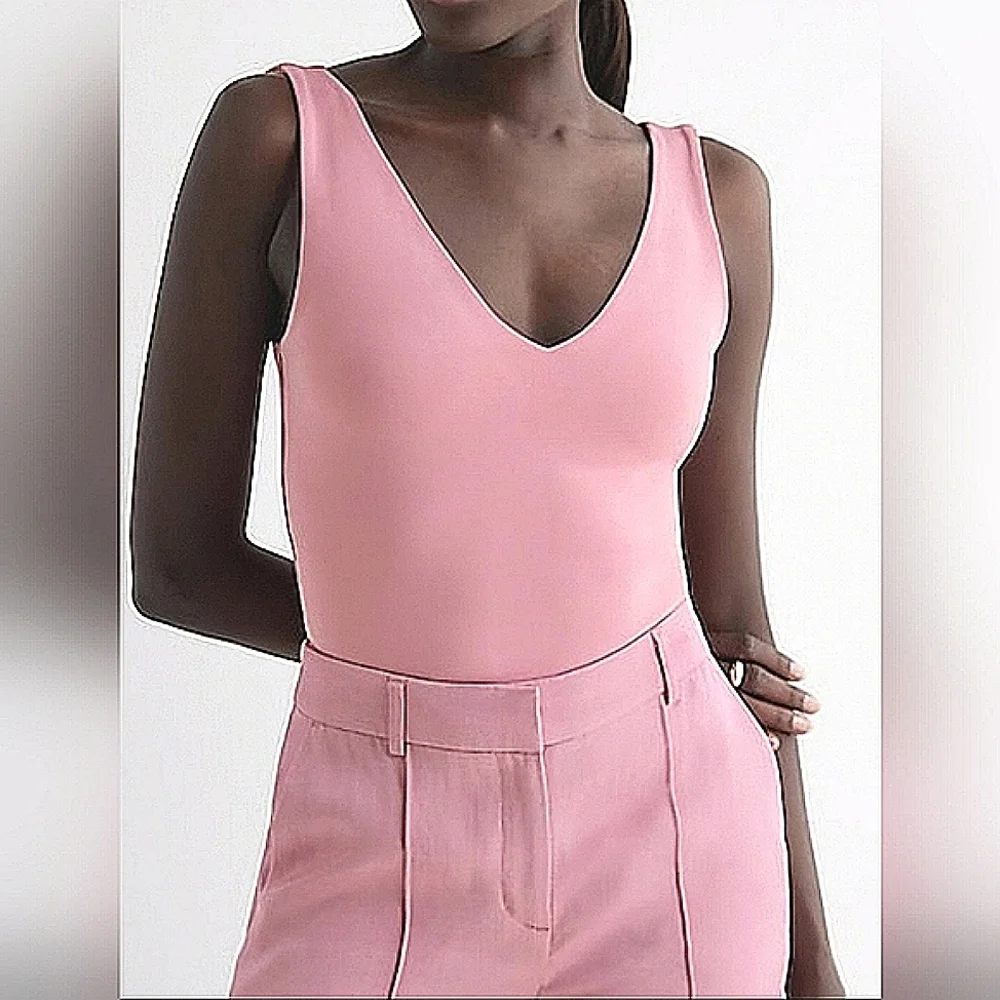 NWT Express Body Contour High Compression Double V-Neck Tank Size XL - Picture 10 of 11